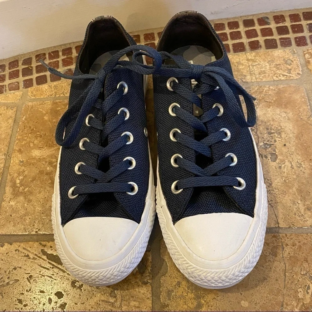 CONVERSE Navy Shoes Size 5